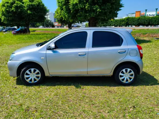 TOYOTA-ETIOS-2016