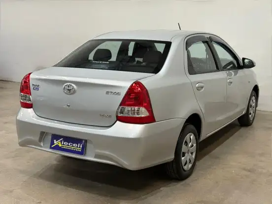 TOYOTA-ETIOS-2017