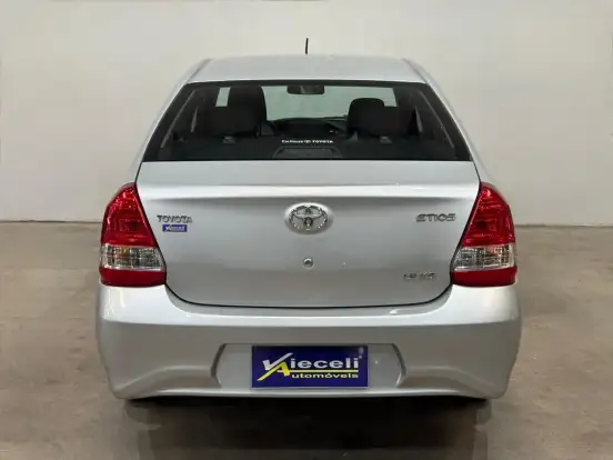 TOYOTA-ETIOS-2017