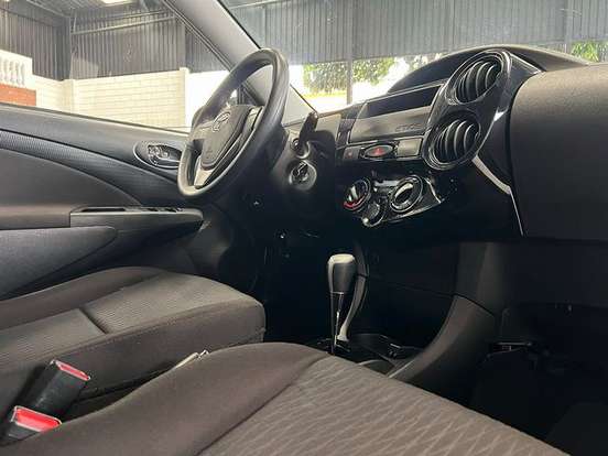 TOYOTA-ETIOS-1.3 X 16V FLEX 4P AUTOMÁTICO TOYOTA-ETIOS-2017