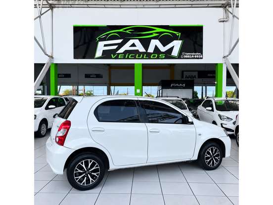 TOYOTA-ETIOS-2017