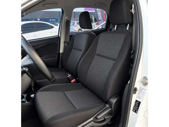 TOYOTA-ETIOS-2017