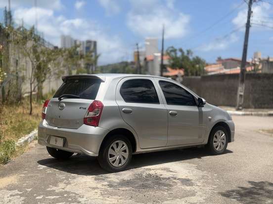 TOYOTA-ETIOS-2017