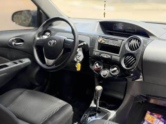 TOYOTA-ETIOS-1.3 X 16V FLEX 4P AUTOMÁTICO TOYOTA-ETIOS-2017