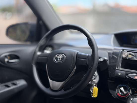 TOYOTA-ETIOS-1.3 X 16V FLEX 4P AUTOMÁTICO TOYOTA-ETIOS-2017