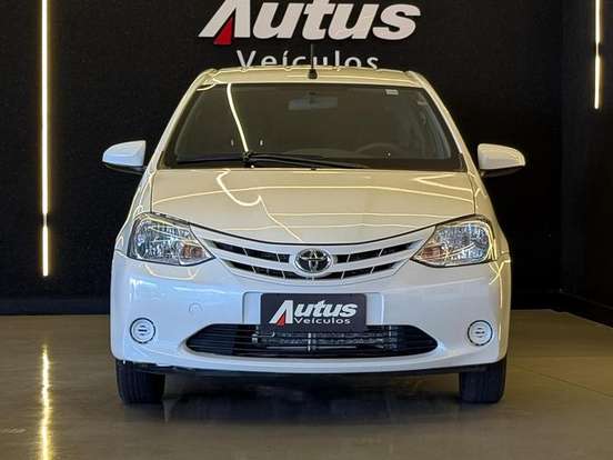 TOYOTA-ETIOS-2016
