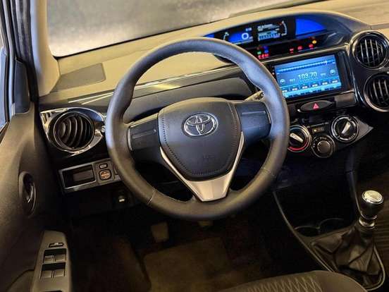 TOYOTA-ETIOS-2016