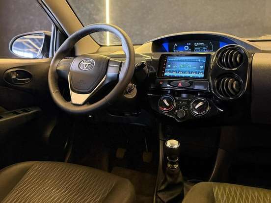 TOYOTA-ETIOS-2016