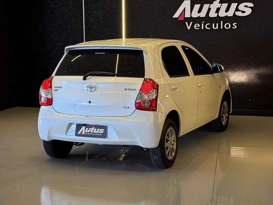 TOYOTA-ETIOS-2016