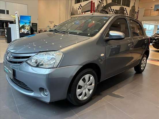TOYOTA-ETIOS-2015
