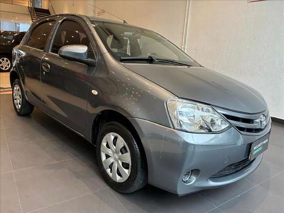 TOYOTA-ETIOS-2015