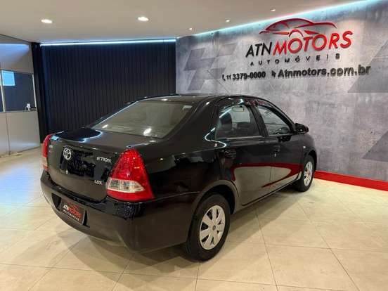 TOYOTA-ETIOS-1.5 PLATINUM 16V FLEX 4P MANUAL TOYOTA-ETIOS-2015