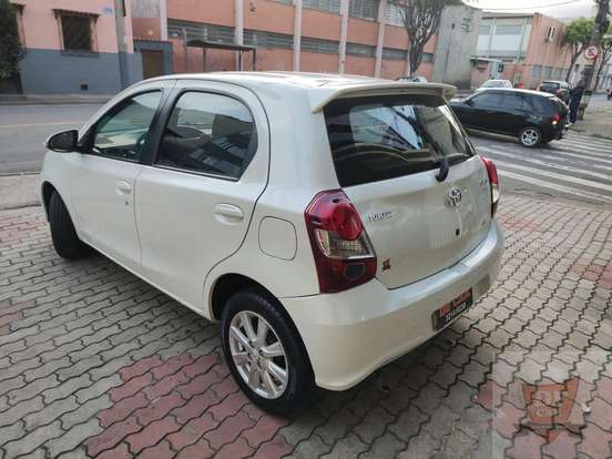TOYOTA-ETIOS-2020