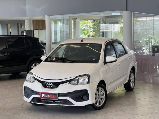 TOYOTA ETIOS 1.5 X PLUS SEDAN 16V FLEX 4P MANUAL