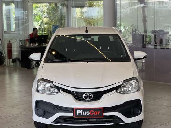 TOYOTA-ETIOS-2019