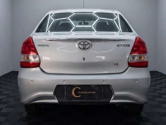 TOYOTA-ETIOS-1.5 X SEDAN 16V FLEX 4P AUTOMÁTICO TOYOTA-ETIOS-2017