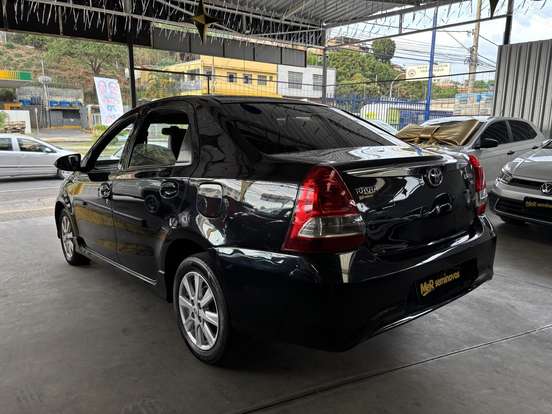 TOYOTA-ETIOS-2018