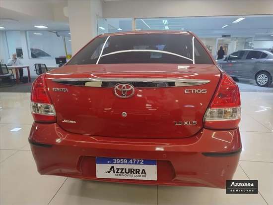 TOYOTA-ETIOS-2017