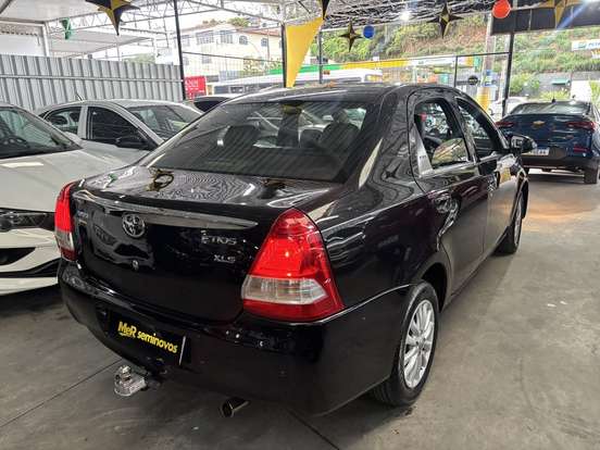 TOYOTA-ETIOS-1.5 XLS SEDAN 16V FLEX 4P MANUAL TOYOTA-ETIOS-2015