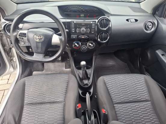 TOYOTA-ETIOS-2014