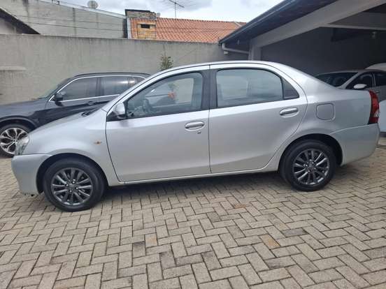 TOYOTA-ETIOS-2014
