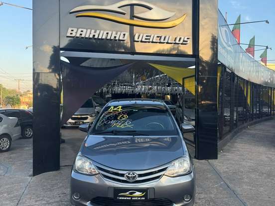TOYOTA-ETIOS-1.5 XS 16V FLEX 4P MANUAL TOYOTA-ETIOS-2013