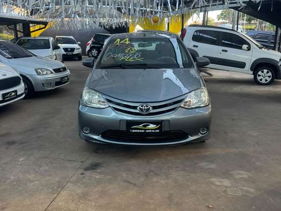 TOYOTA-ETIOS-1.5 XS 16V FLEX 4P MANUAL TOYOTA-ETIOS-2013