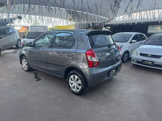 TOYOTA-ETIOS-2013