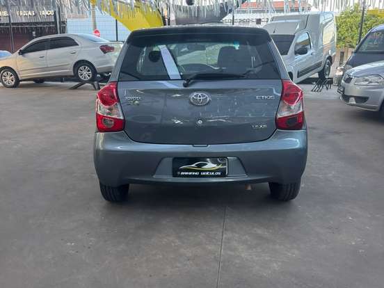 TOYOTA-ETIOS-2013