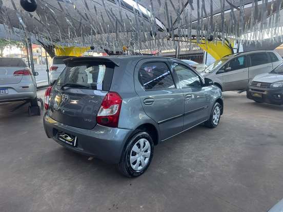 TOYOTA-ETIOS-1.5 XS 16V FLEX 4P MANUAL TOYOTA-ETIOS-2013