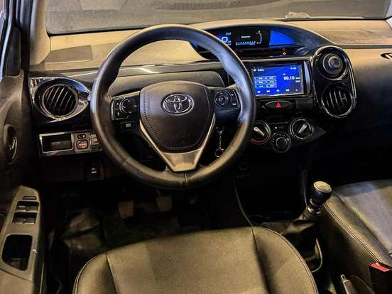 TOYOTA-ETIOS-2016
