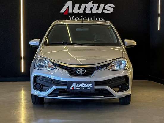 TOYOTA-ETIOS-2016