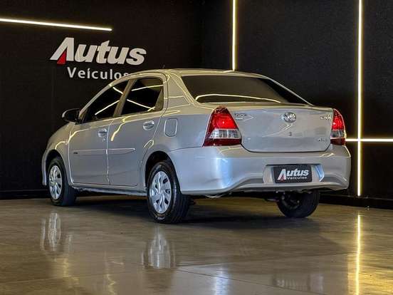 TOYOTA-ETIOS-2016