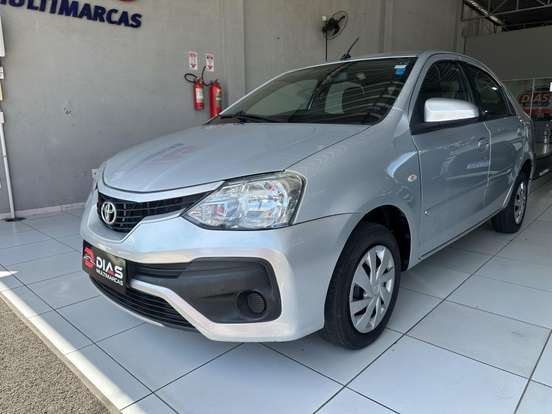 TOYOTA-ETIOS-2017