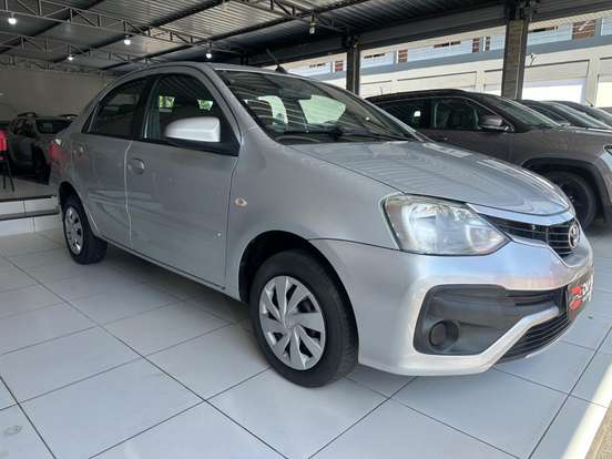 TOYOTA-ETIOS-2017