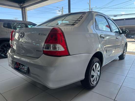 TOYOTA-ETIOS-2017