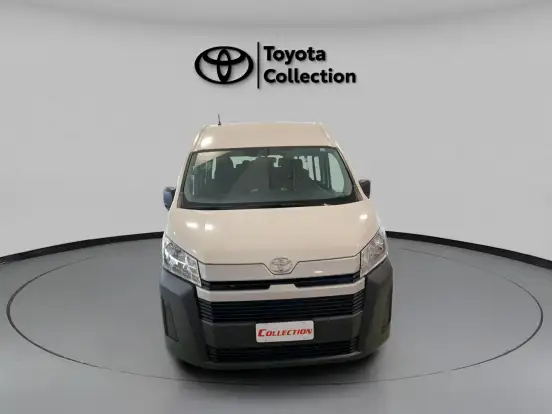 TOYOTA-HIACE-2024