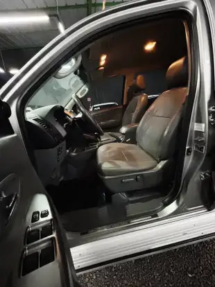 TOYOTA-HILUX-2015