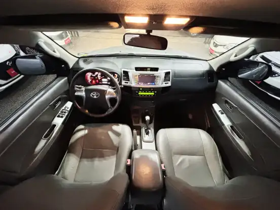 TOYOTA-HILUX-2015