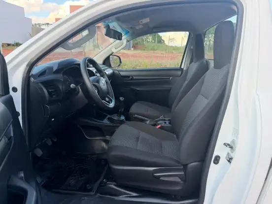 TOYOTA-HILUX-2018