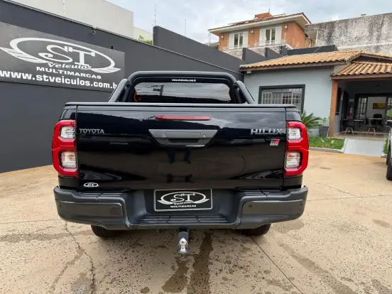 TOYOTA-HILUX-2.8 D-4D TURBO DIESEL CD GR-S 4X4 AUTOMÁTICO TOYOTA-HILUX-2022