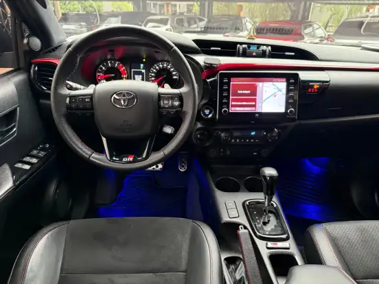 TOYOTA-HILUX-2022