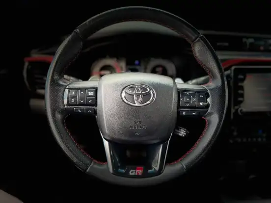 TOYOTA-HILUX-2022