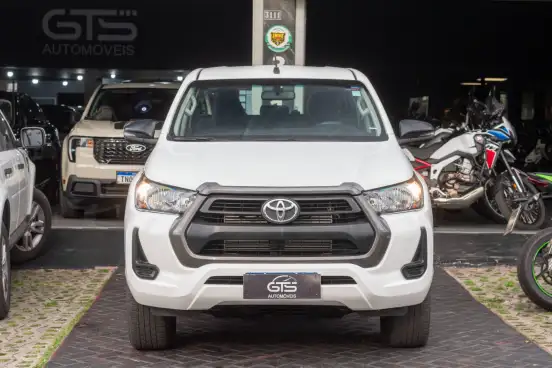 TOYOTA-HILUX-2025