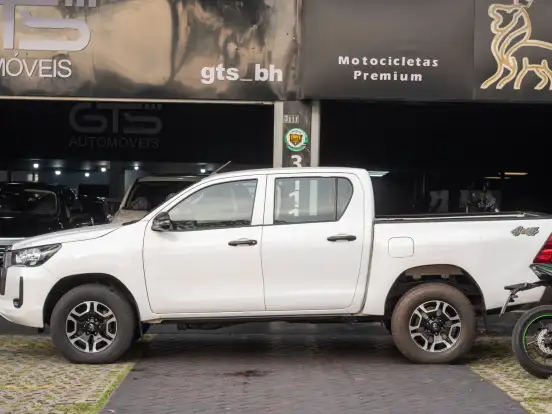 TOYOTA-HILUX-2.8 D-4D TURBO DIESEL CD POWER PACK 4X4 AUTOMÁTICO TOYOTA-HILUX-2025