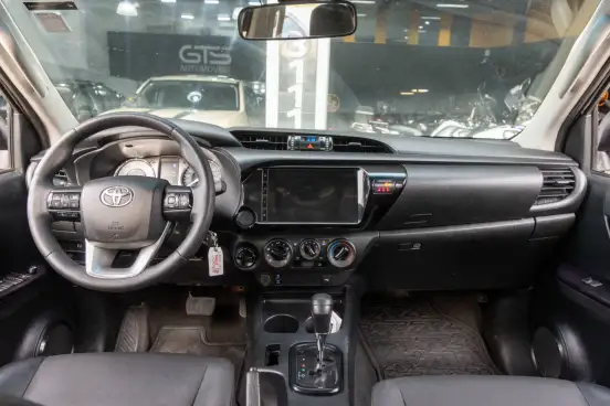 TOYOTA-HILUX-2025