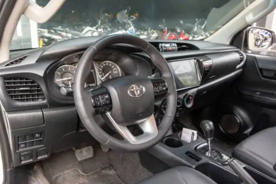 TOYOTA-HILUX-2025