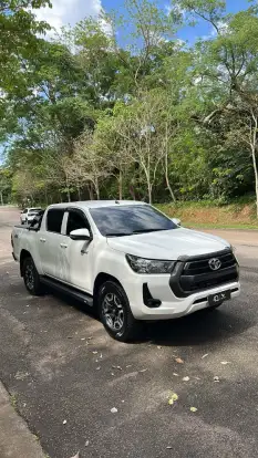 TOYOTA-HILUX-2020