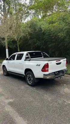 TOYOTA-HILUX-2020