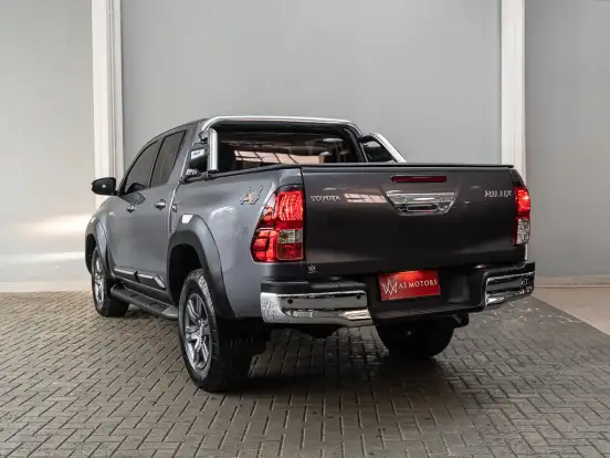 TOYOTA-HILUX-2024